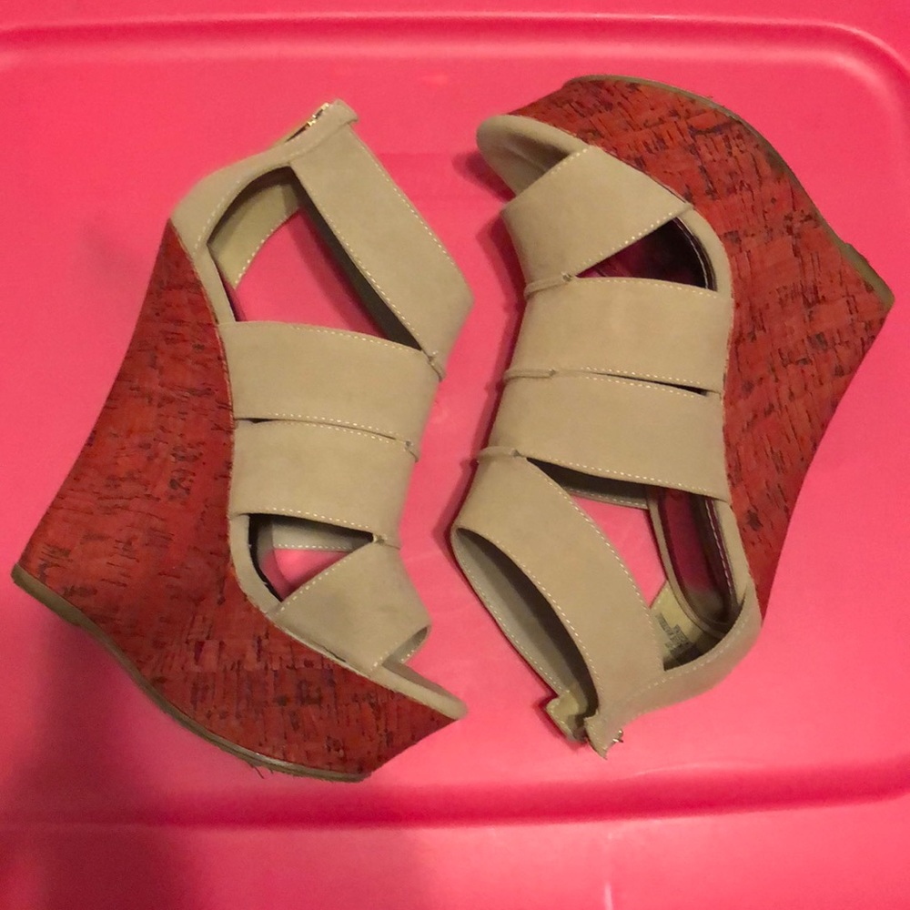 Nude Wedges - image 7